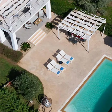 Casa Di Billy Halikounas