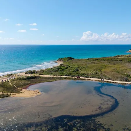 Casa Di Billy Halikounas